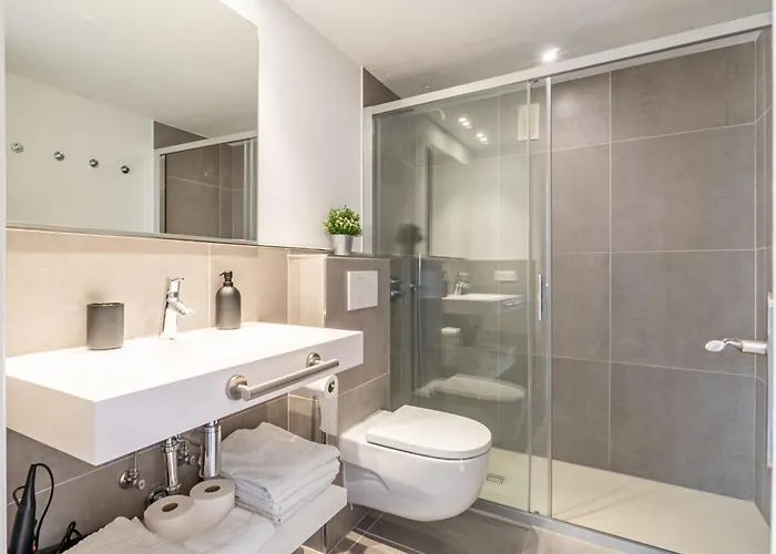 Ponent C קאלה ראטג'אדה